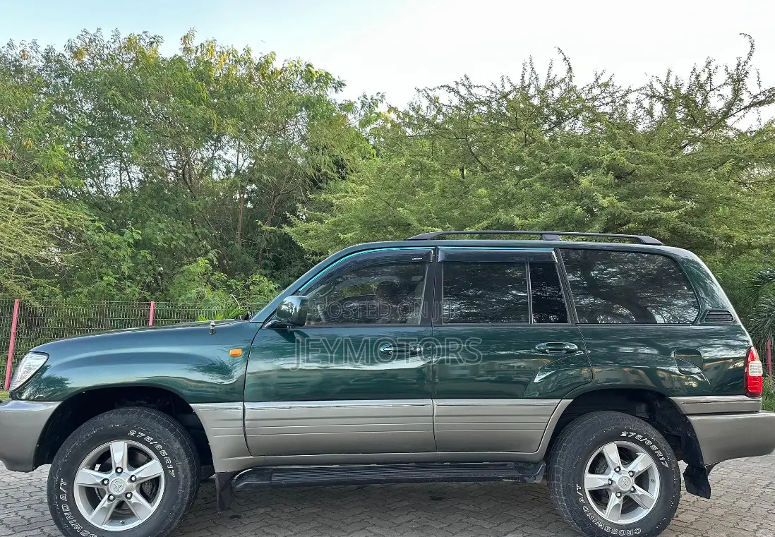 Toyota Land Cruiser 2001 Black