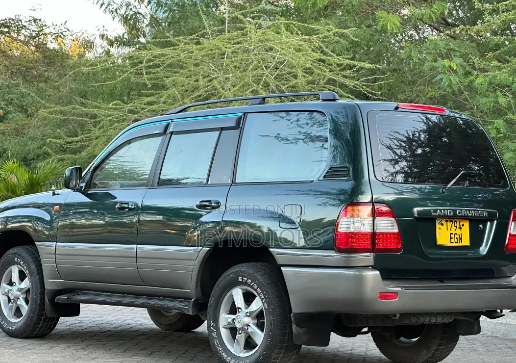 Toyota Land Cruiser 2001 Black