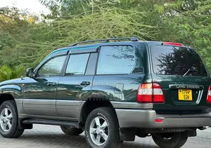 Toyota Land Cruiser 2001 Black