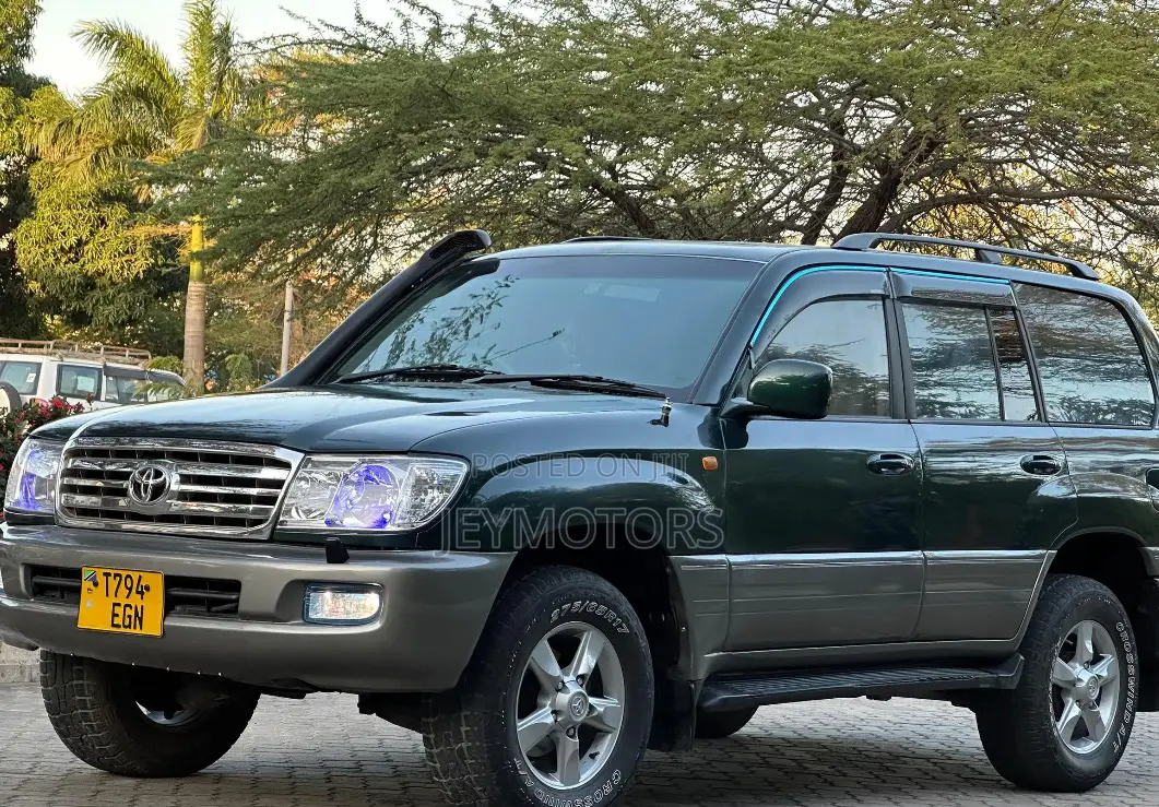 Toyota Land Cruiser 2001 Black