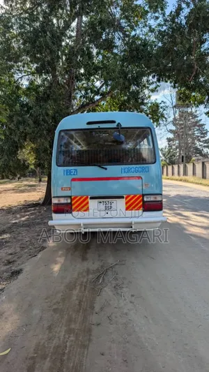 Toyota Coaster 2000 Beige