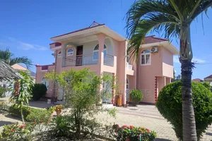 5bdrm House in Mbezibeach Kwa Zena, Kinondoni for sale