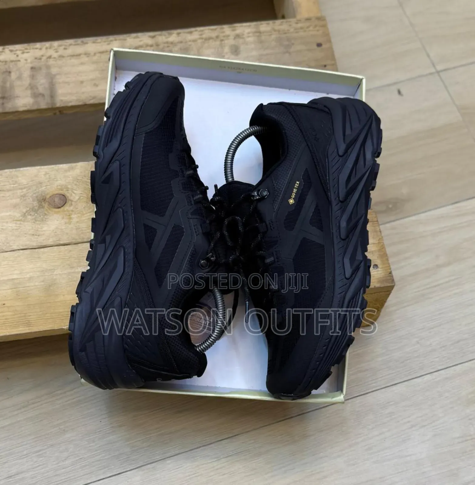 Men's Shoe Sneakers or Viatu or Raba Classically Top Top and Business