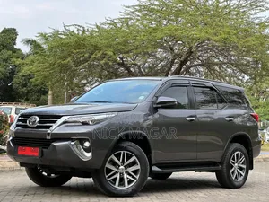 Toyota Fortuner 2021 Gray