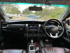 Toyota Fortuner 2021 Gray