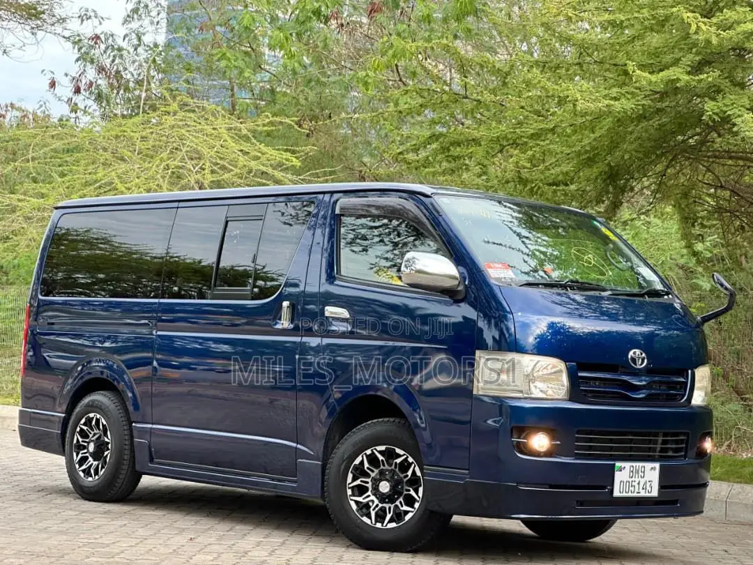 Toyota HiAce 2009 Blue