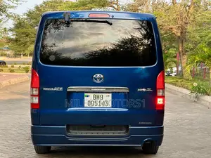 Toyota HiAce 2009 Blue