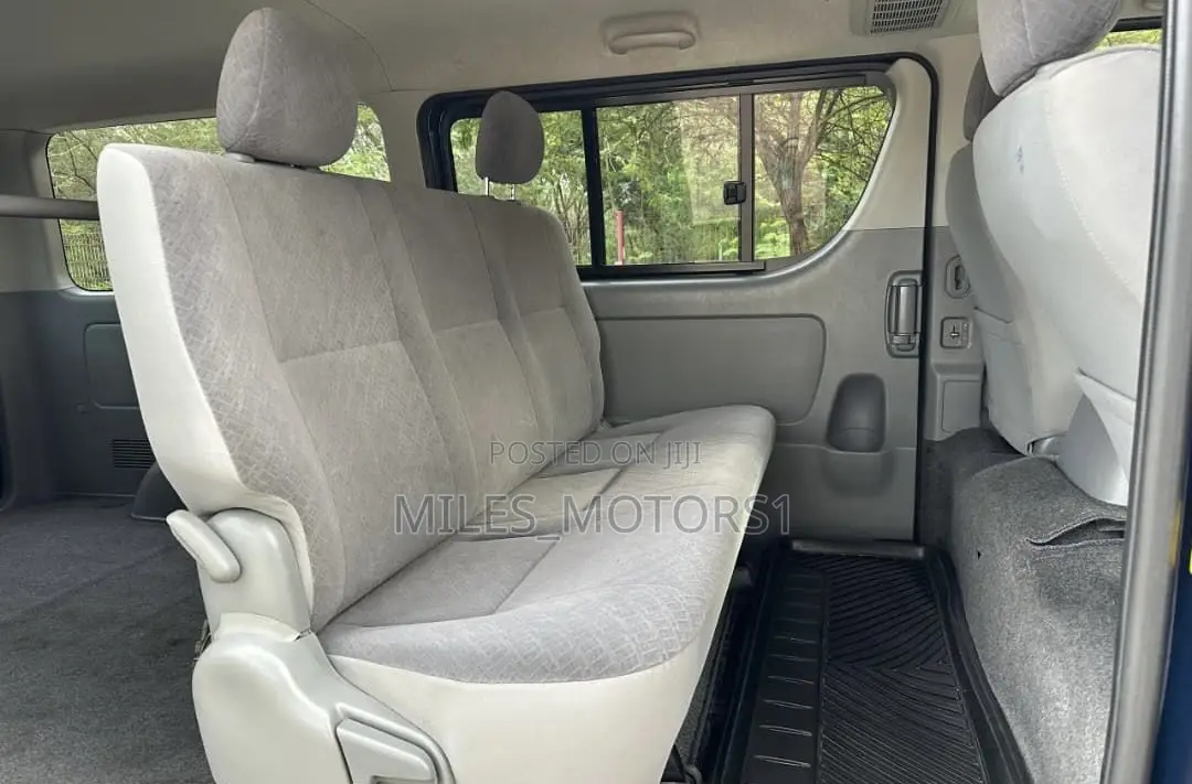 Toyota HiAce 2009 Blue