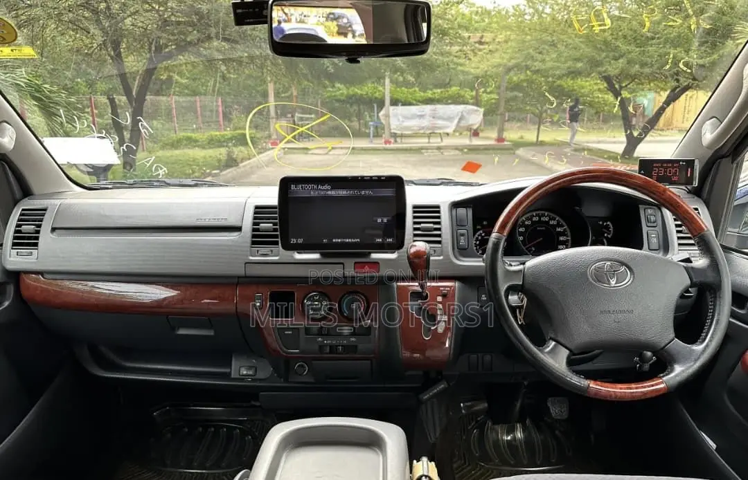 Toyota HiAce 2009 Blue