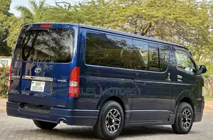 Toyota HiAce 2009 Blue