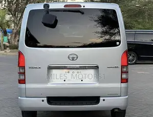 Toyota HiAce 2005 Silver