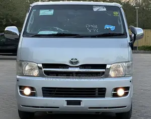 Toyota HiAce 2005 Silver