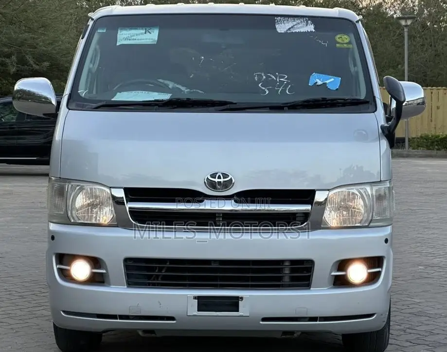 Toyota HiAce 2005 Silver