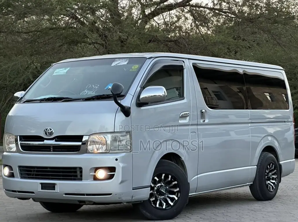 Toyota HiAce 2005 Silver