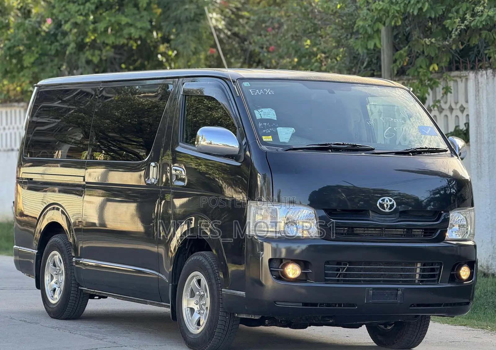 Toyota HiAce 2005 Black