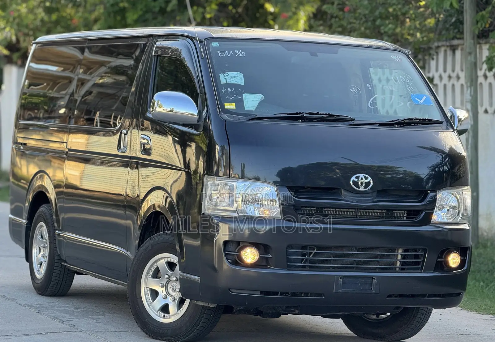 Toyota HiAce 2005 Black