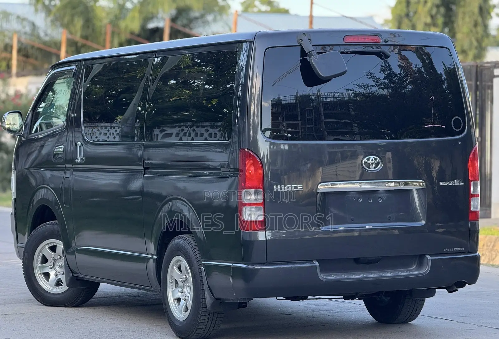 Toyota HiAce 2005 Black