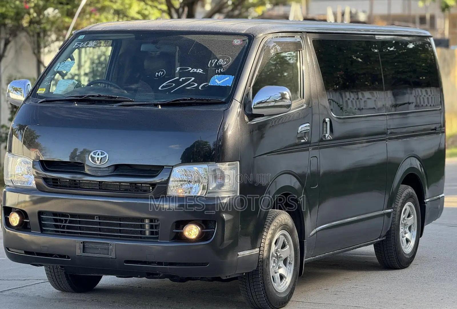 Toyota HiAce 2005 Black