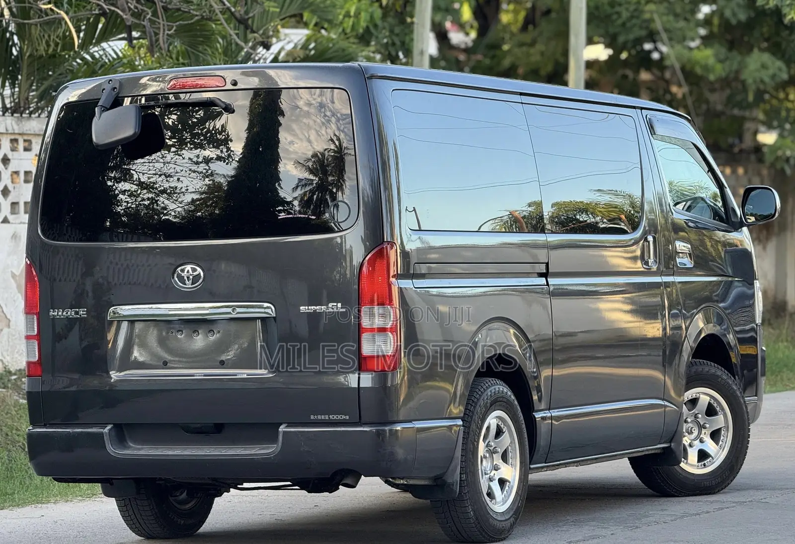 Toyota HiAce 2005 Black
