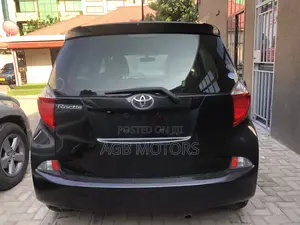 Toyota Ractis 2011 Black