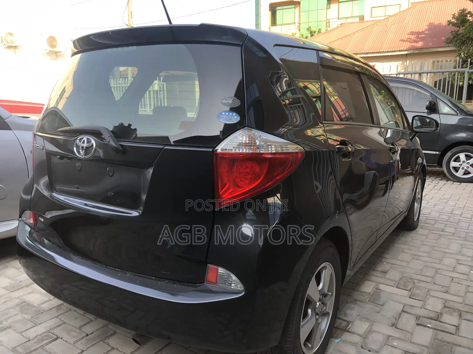 Toyota Ractis 2011 Black
