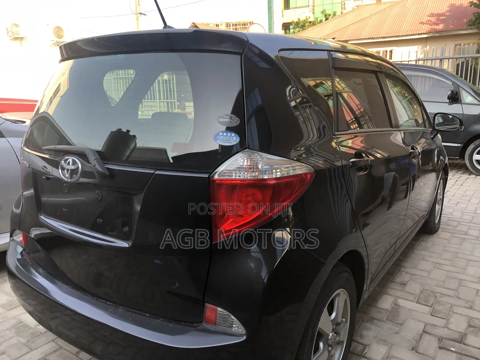 Toyota Ractis 2011 Black