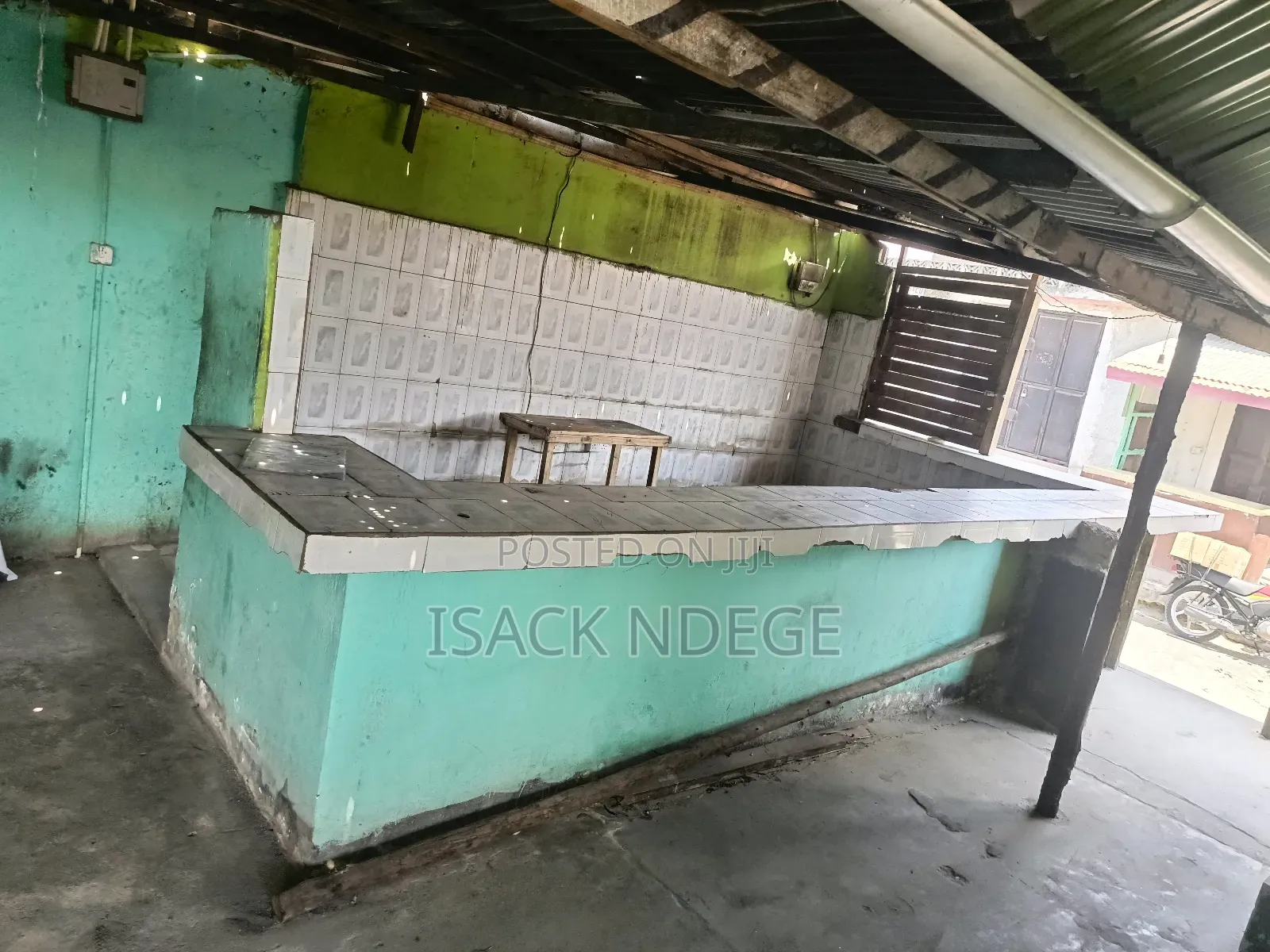 Jiko La Bar Linapangiahwa