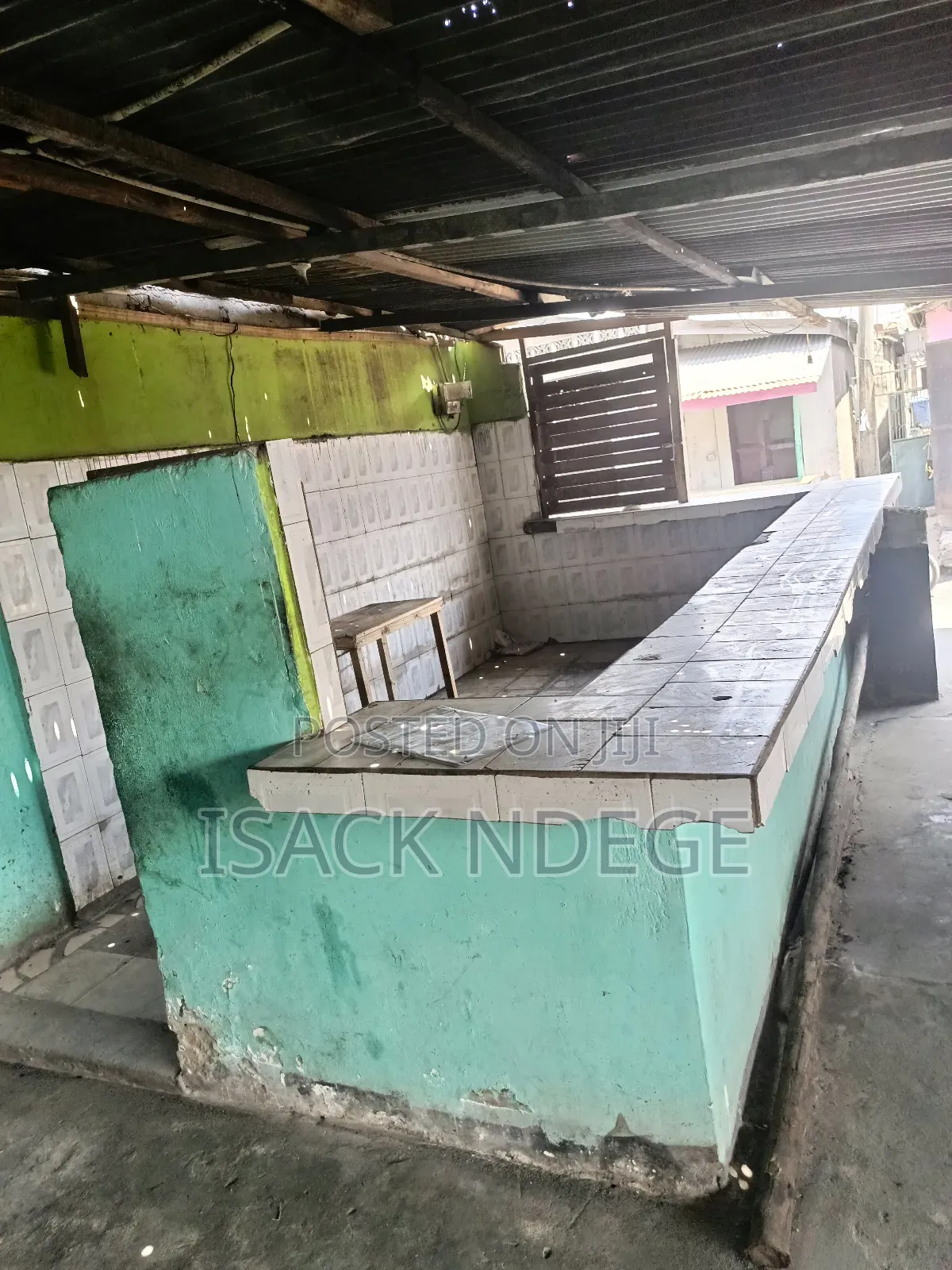 Jiko La Bar Linapangiahwa
