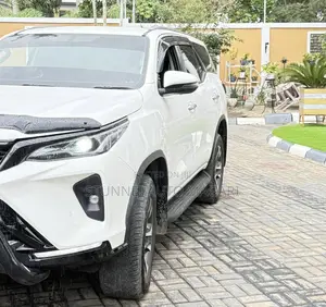 Toyota Fortuner 2023 White