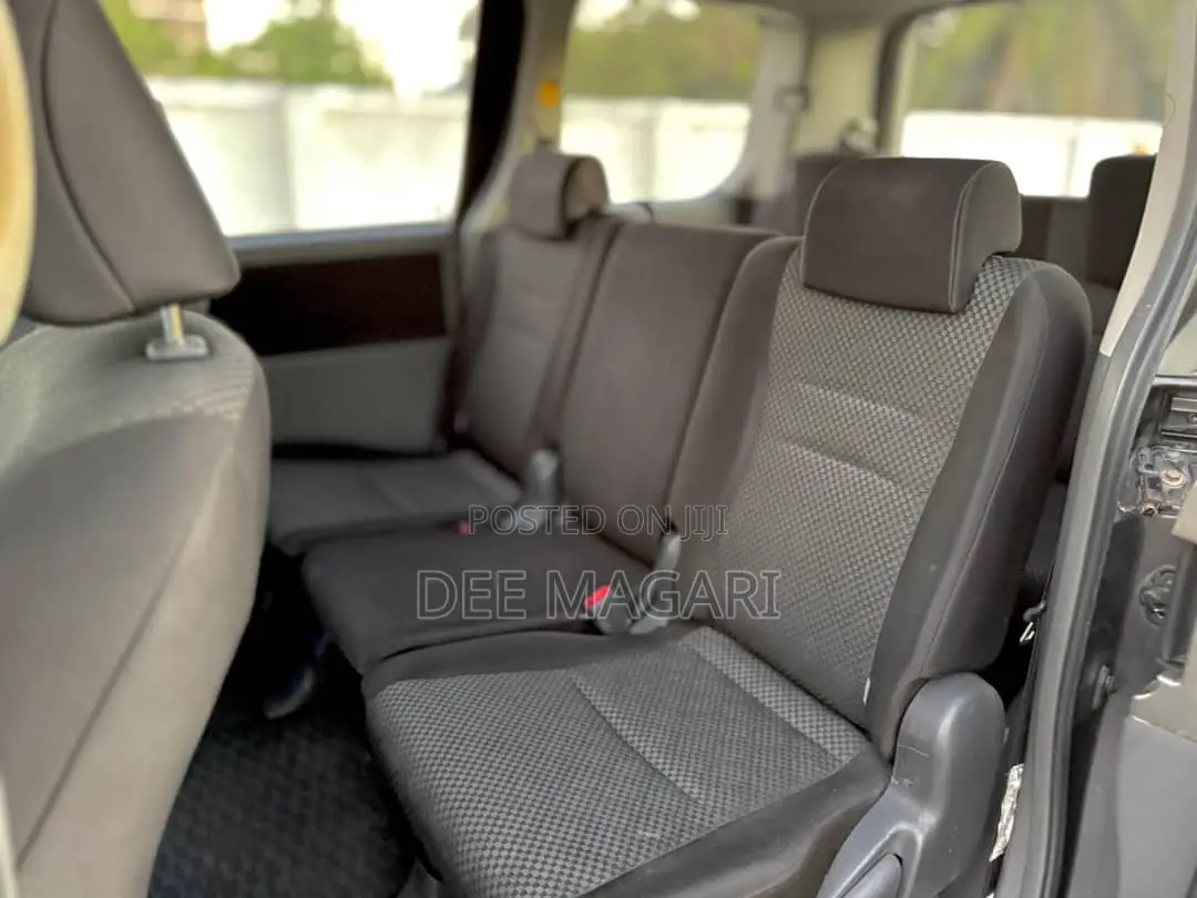 Toyota Noah 2008 Gray