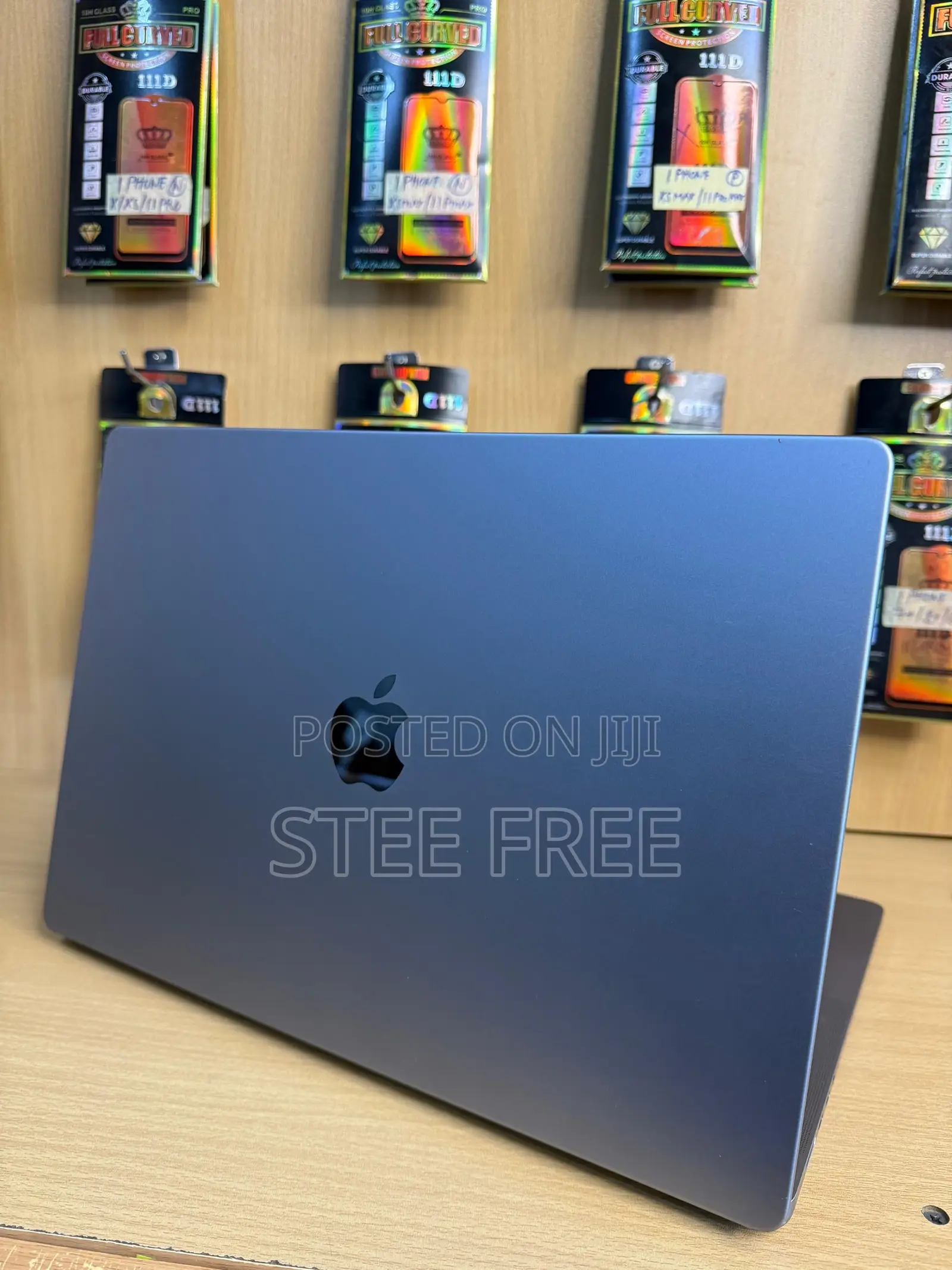 Laptop Apple MacBook Pro M1 16GB Apple M1 Pro SSD 1T