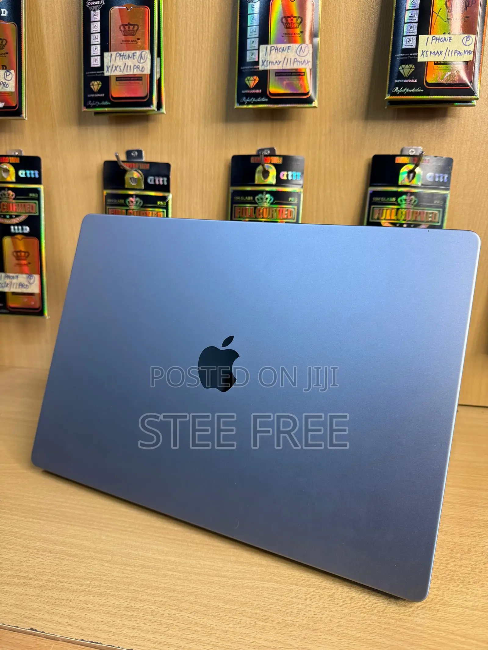 Laptop Apple MacBook Pro M1 16GB Apple M1 Pro SSD 1T