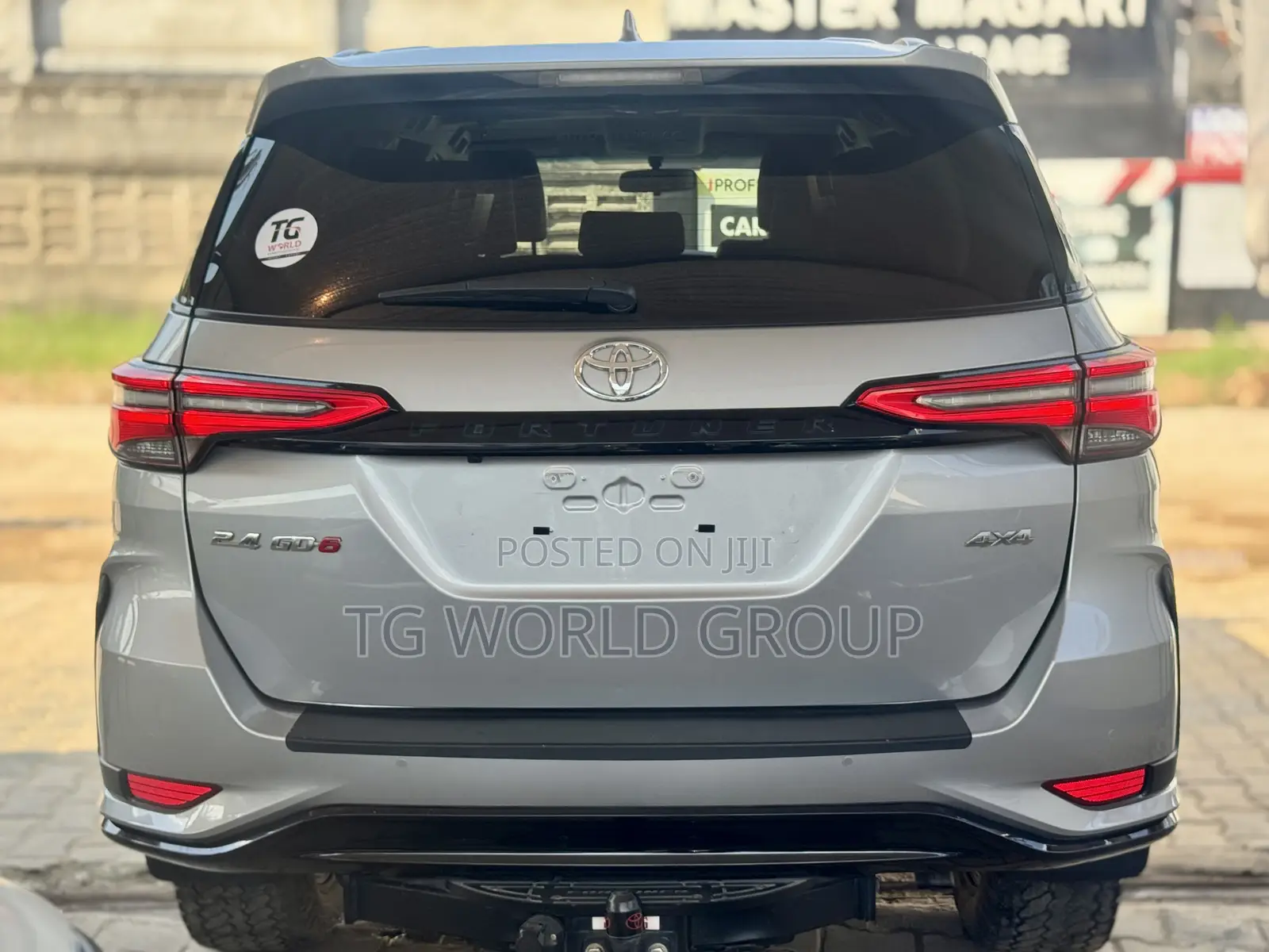 Toyota Fortuner 2.4 D AWD 2023 Silver