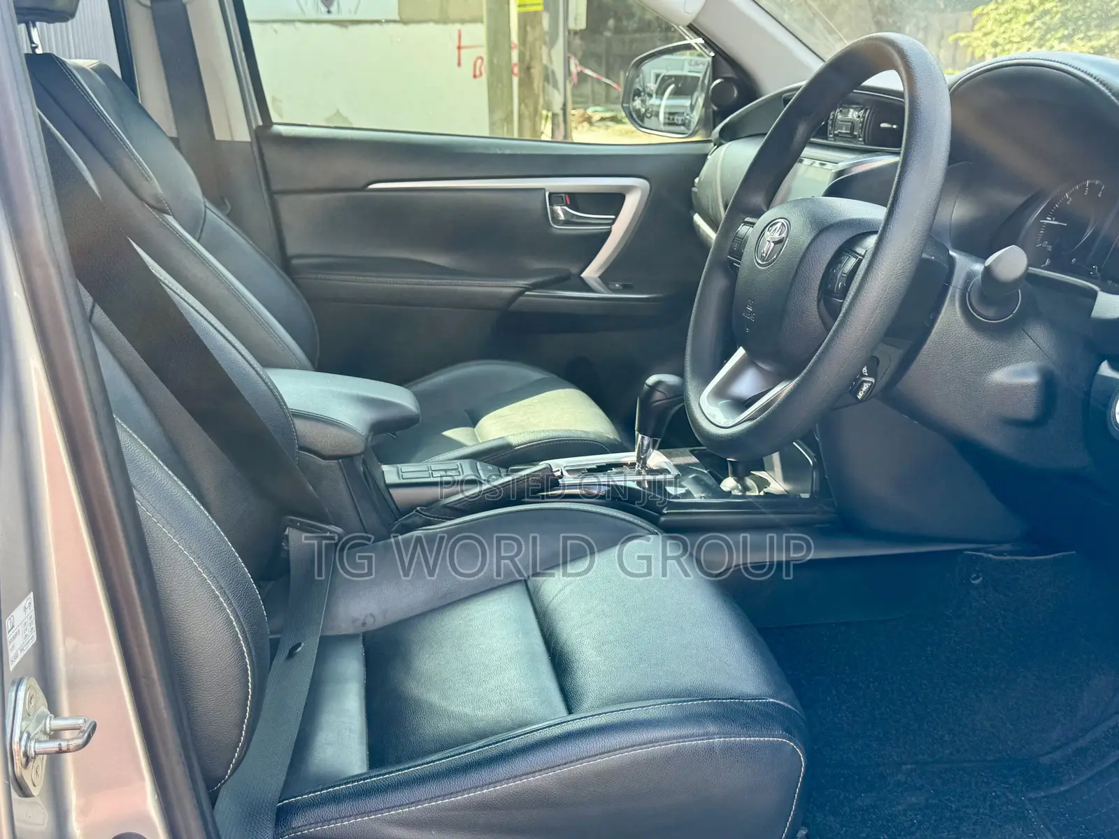 Toyota Fortuner 2.4 D AWD 2023 Silver