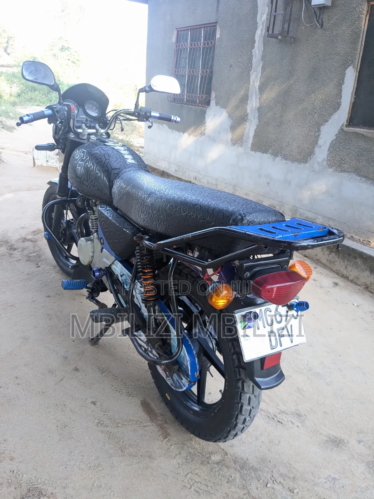 Bajaj Boxer X125 2024 Black