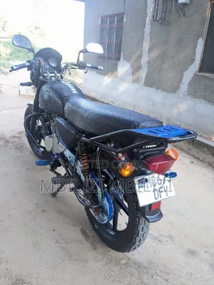 Bajaj Boxer X125 2024 Black