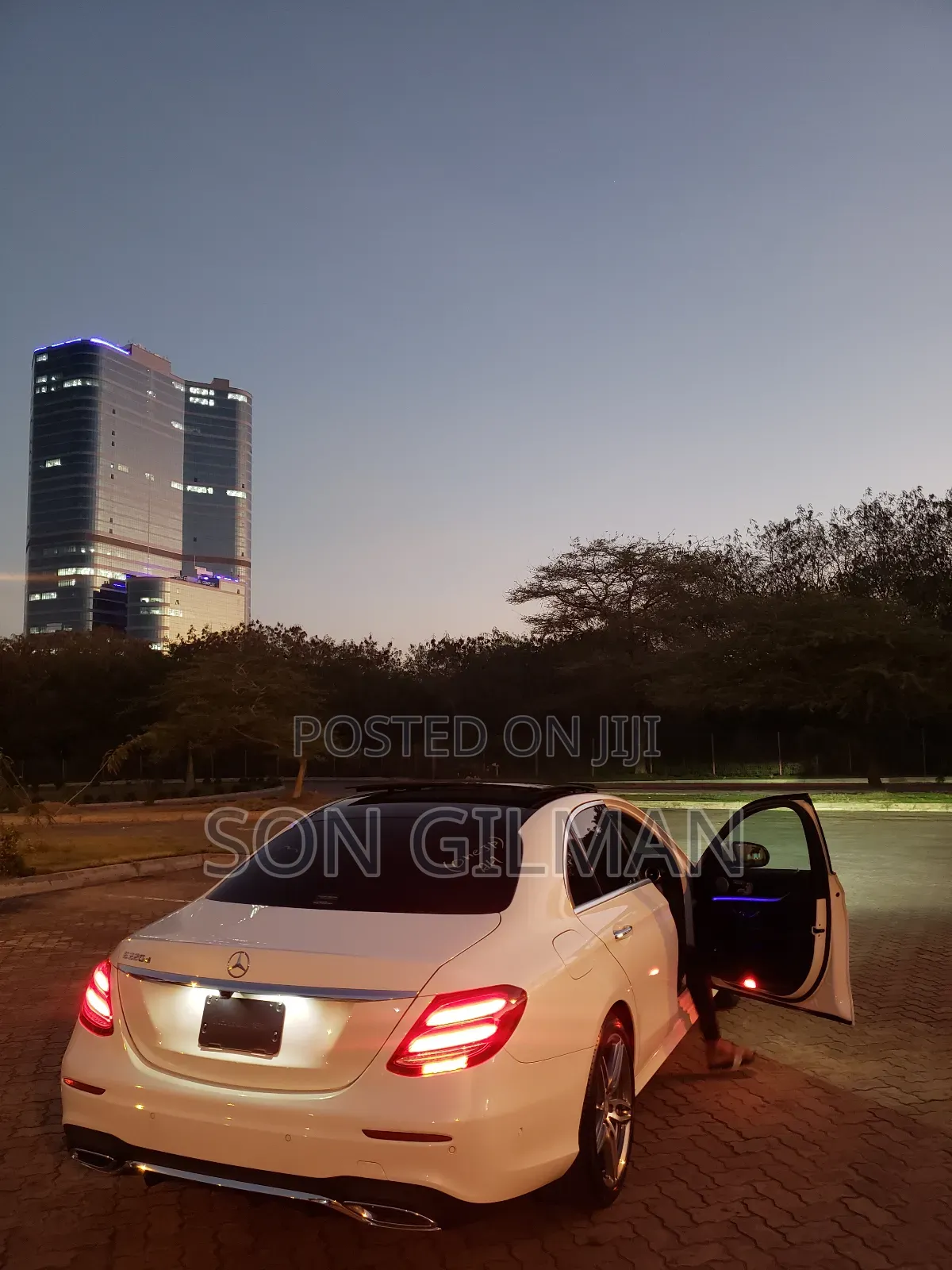 Mercedes-Benz E220 2017 White