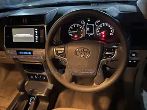 Toyota Land Cruiser Prado 2022 White