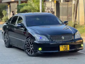 Toyota Crown 2005 Black