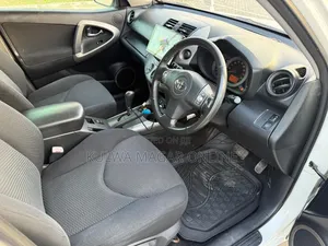 Toyota RAV4 2008 White