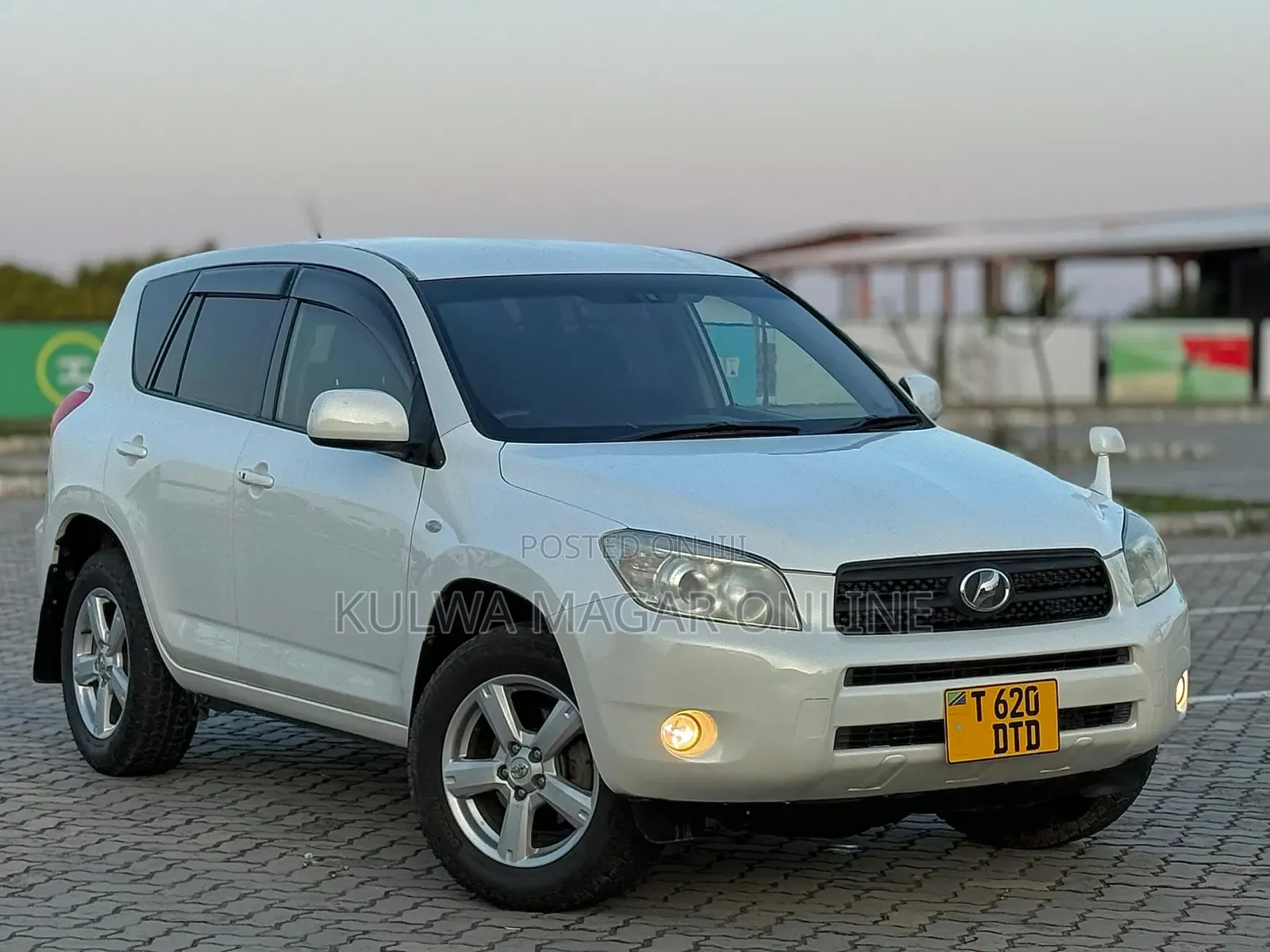 Toyota RAV4 2008 White