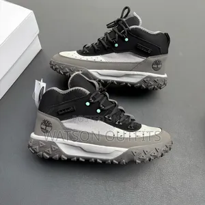 Men's Boot Sneakers or Shoes Completely Providing Stylish Wear