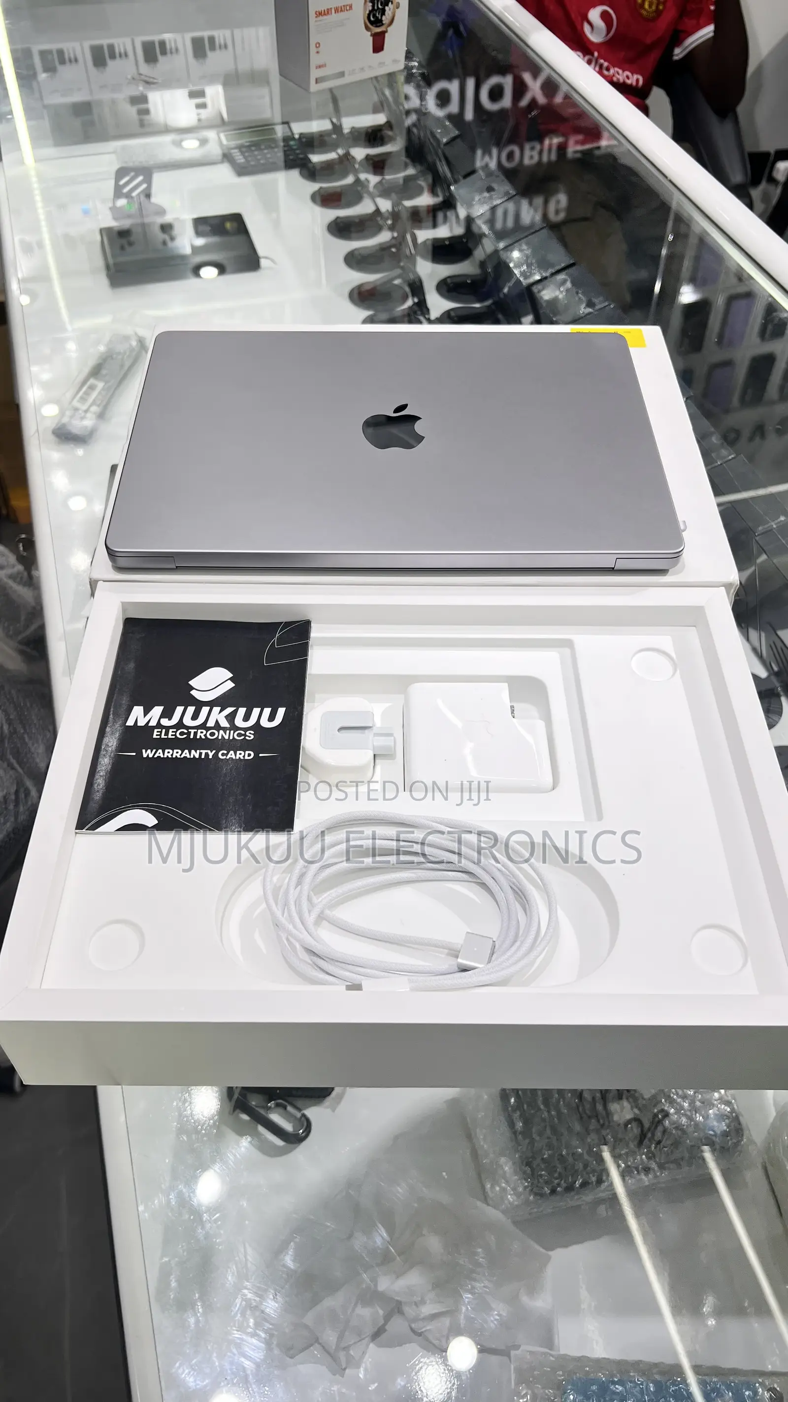 Laptop Apple MacBook Pro 2021 M1 16GB Apple M1 Pro SSD 1T