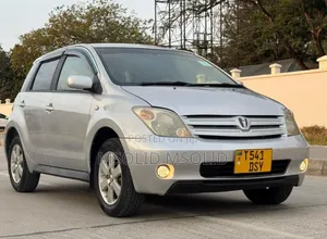 Toyota IST 2005 Silver