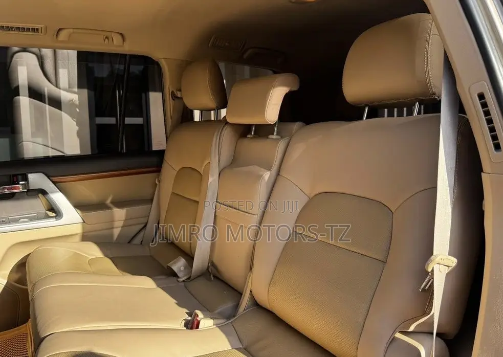 Toyota Land Cruiser 2013 Gold