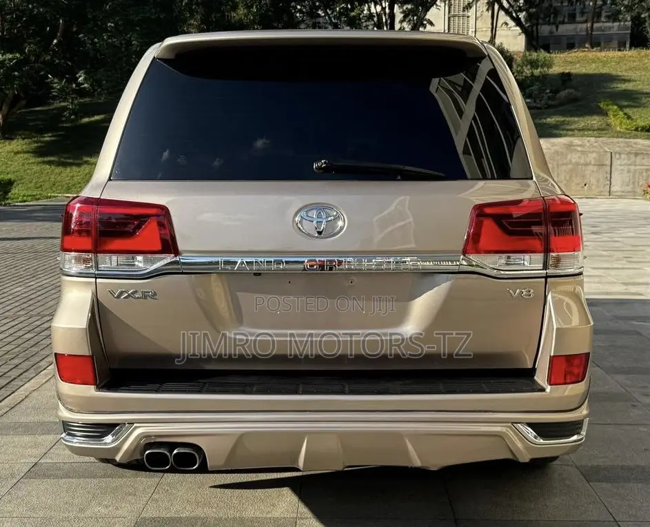 Toyota Land Cruiser 2013 Gold
