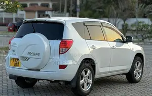 Toyota RAV4 2008 White