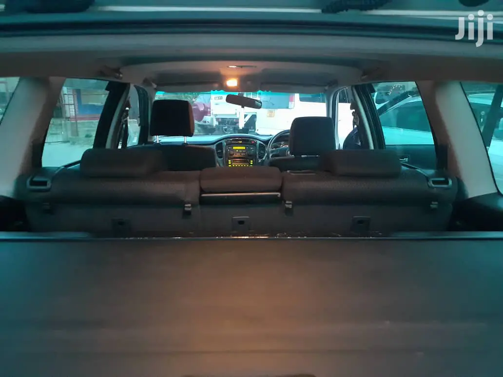 Toyota Kluger 2004 Silver