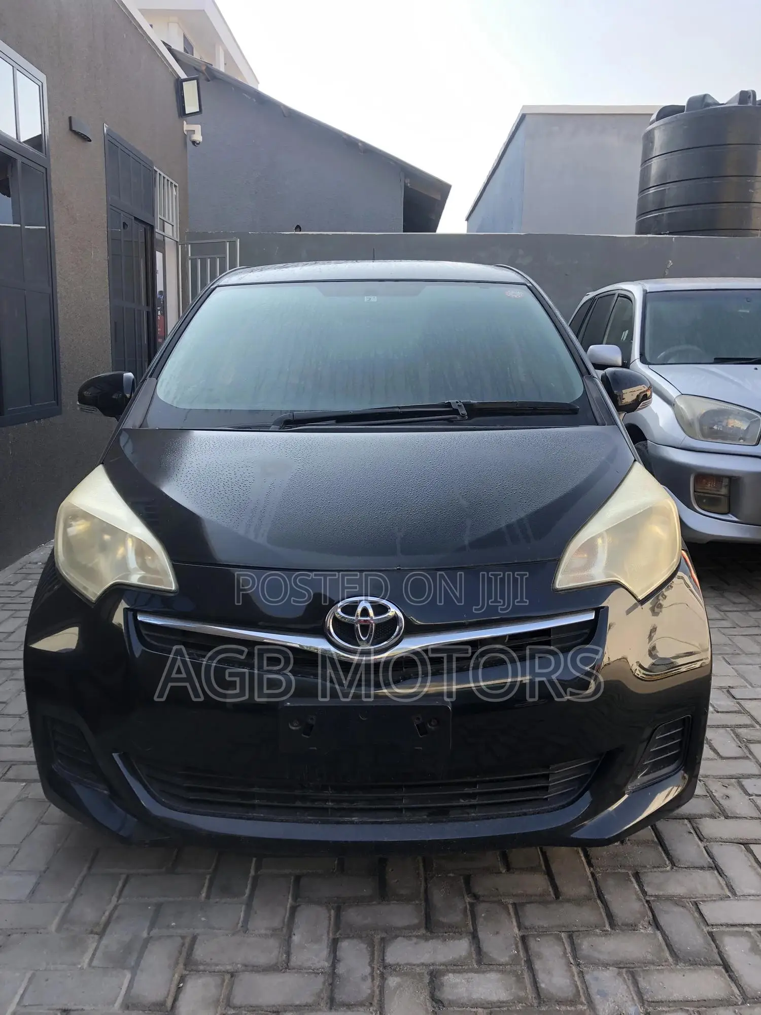 Toyota Ractis 2011 Black