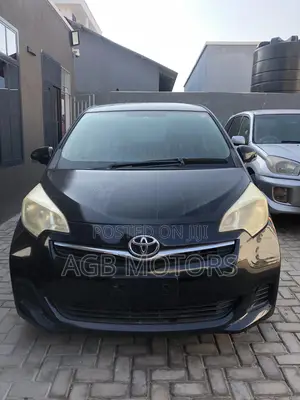 Toyota Ractis 2011 Black